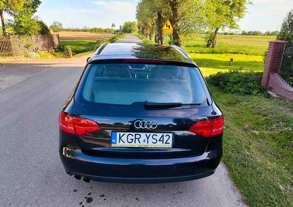 Audi A4 cena 21999 przebieg: 240000, rok produkcji 2011 z Trzemeszno małe 67